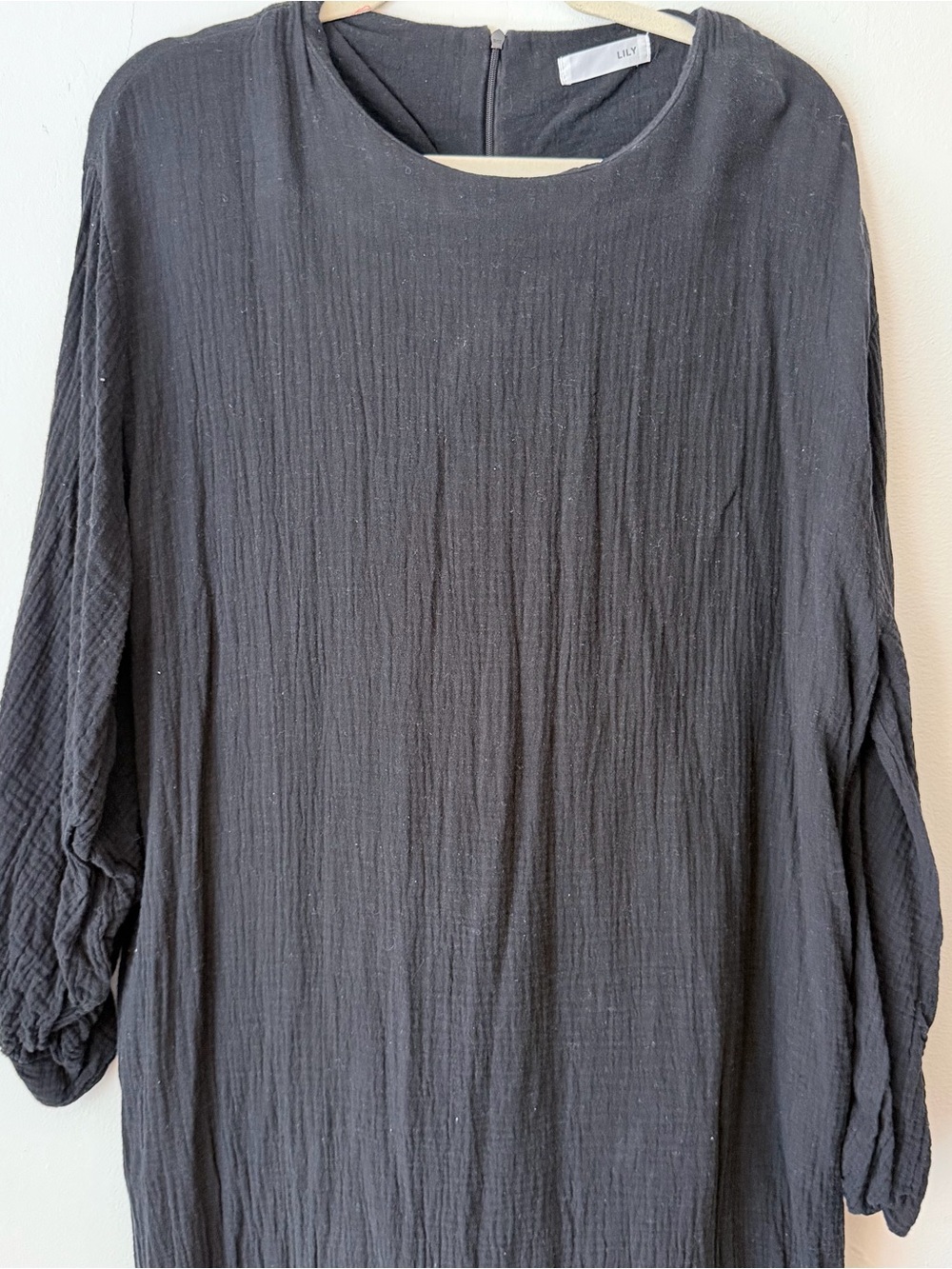 Nothing Fits But XL Women's Black Long Sleeve Midi Dress with Gathered Sleeves - Picture 2 of 9